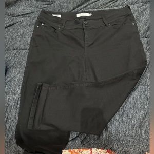 Torrid like new crop black jegging size 22